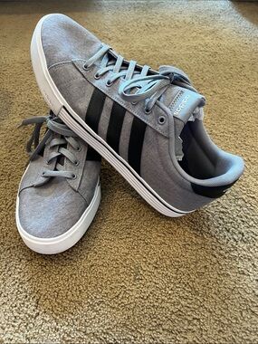 adidas Men’s Gray Canvas Sneakers with Black Stripes size 14